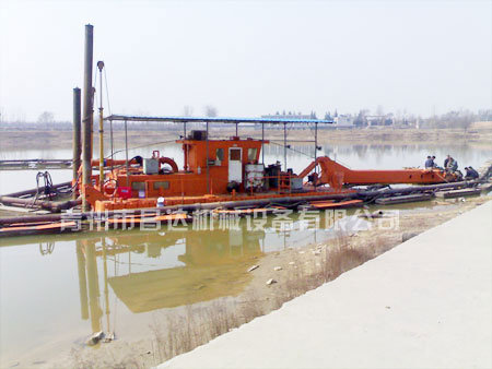 Hydraulic cutter suction dredger